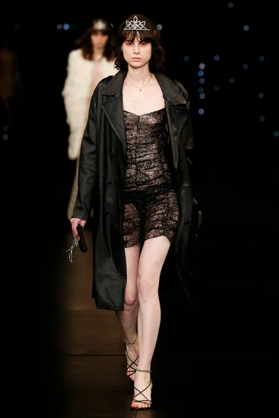 Look 13